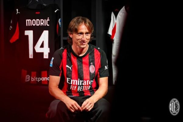 Milan 2025 Peran Defensif Modric—Cover Half-Space Kanan Milan 2025: Peran Defensif Modric—Cover Half-Space Kanan