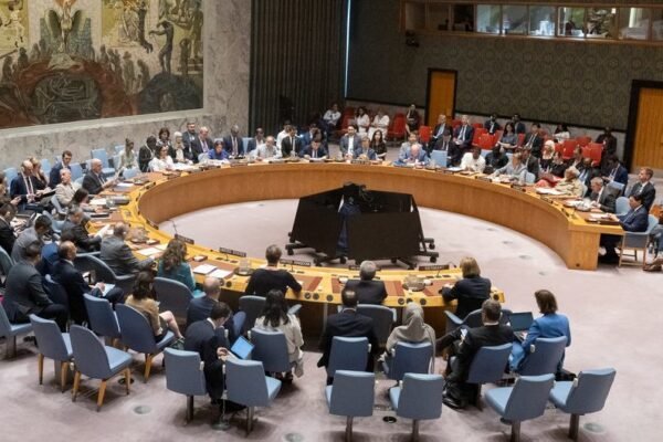 Berita Dunia Dalam Rangkuman: Sanksi Iran, banding banjir Yaman, advokat SDG baru