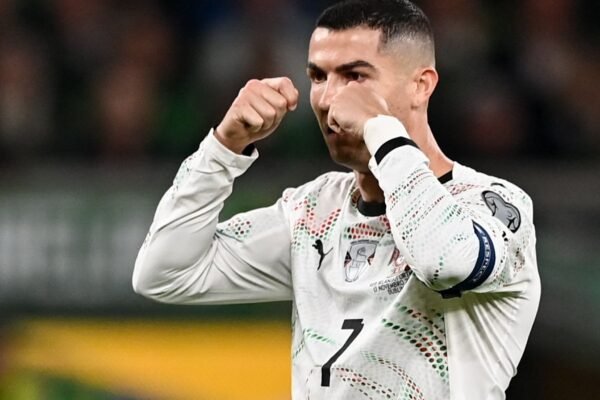Cristiano Ronaldo diusir keluar lapangan saat Portugal kalah dari Republik Irlandia di kualifikasi Piala Dunia 2026
