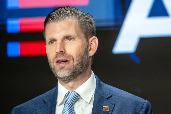 Eric Trump mengatakan bahwa presiden Indonesia di atas hot mic bertanya kepada ayahnya tentang bisnis keluarga