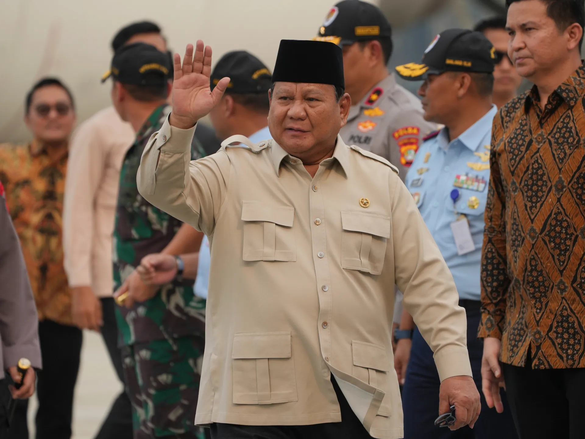 Presiden Indonesia akan tetap melanjutkan kunjungan ke Cina meskipun ada protes