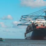 Berita Dunia Singkat: Pertumbuhan global melambat, serangan mematikan di Ukraina, risiko kelaparan akibat badai di Haiti, migrasi legal bagi pengungsi.