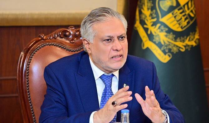 Ishaq Dar meninjau kerja sama kesehatan antara Pakistan dan Indonesia.