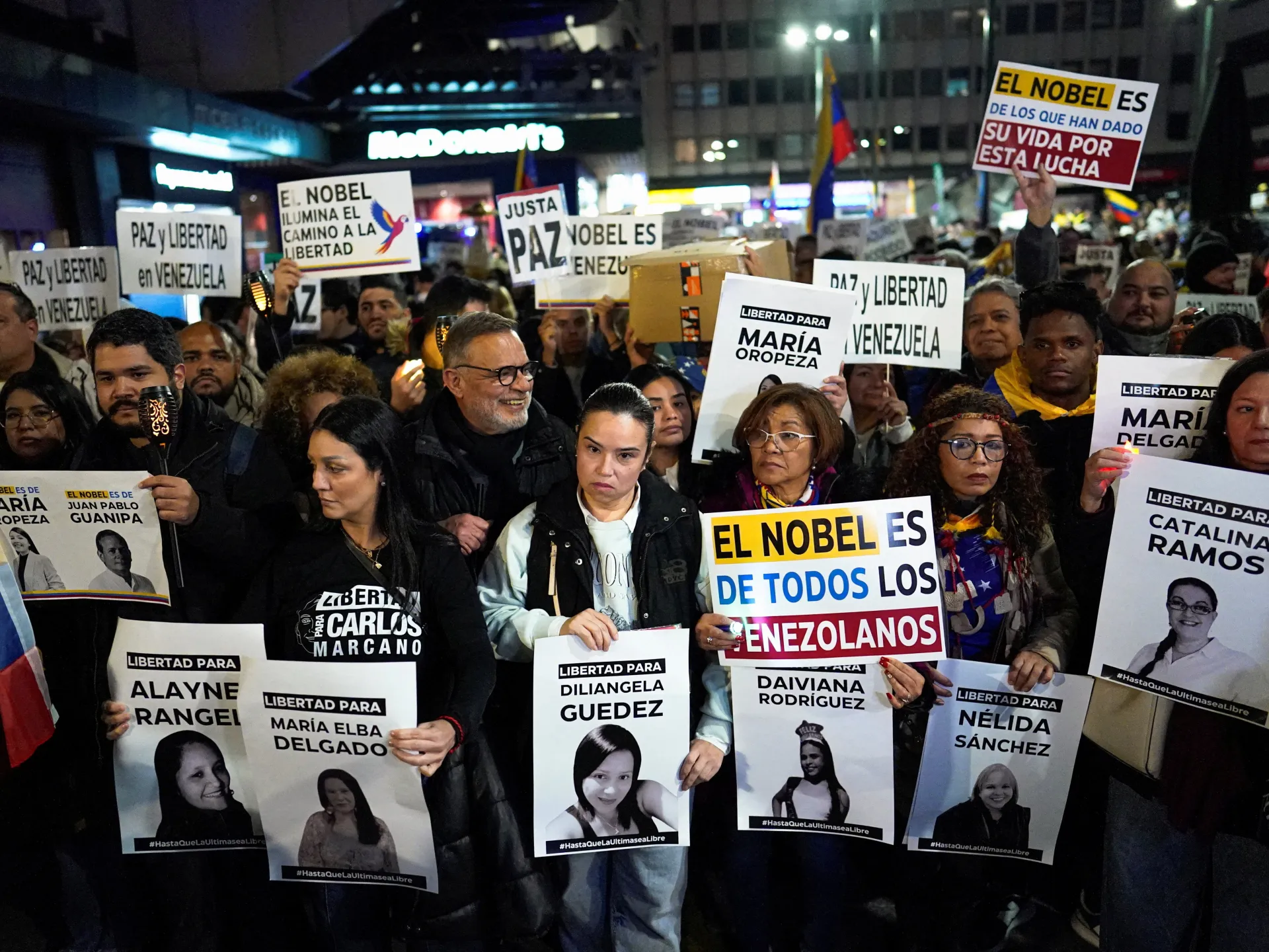 Pendukung Machado dari Venezuela menggelar aksi unjuk rasa di berbagai kota di seluruh dunia.