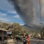 Suster misionaris tewas dalam letusan gunung berapi di Indonesia.