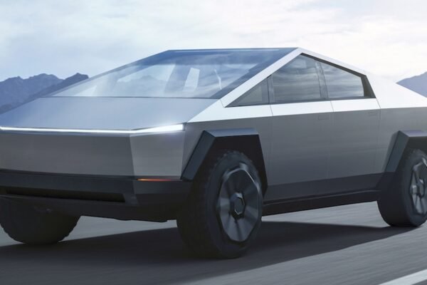 Tesla Cybertruck dan drone penumpang EHang, yang juga dikenal sebagai mobil terbang, kini tersedia untuk pemesanan di Indonesia.