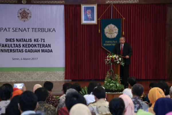 Pemerintah mendorong promosi kesehatan dan gerakan gaya hidup sehat.