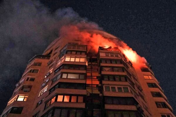 Perang Ukraina terbaru: Zelenskyy 'siap bekerja sama' tetapi Rusia 'menciptakan kekacauan', kata Kepala NATO.