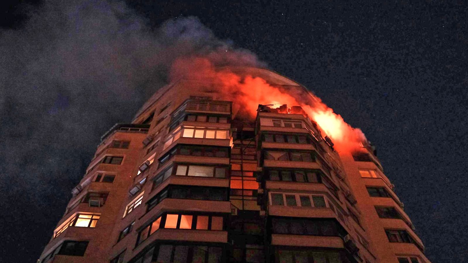 Perang Ukraina terbaru: Zelenskyy 'siap bekerja sama' tetapi Rusia 'menciptakan kekacauan', kata Kepala NATO.