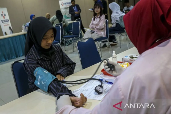 Indonesia memperluas layanan pemeriksaan kesehatan gratis bagi siswa mulai bulan Juli.