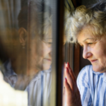 Saya berusia 70 tahun dan saya menyadari bahwa saya telah merasa kesepian begitu lama hingga saya tidak lagi menyadari bahwa itu adalah kesepian — saya hanya mengira perasaan tenang dan bebas ini adalah seperti apa seharusnya hidup setelah pensiun