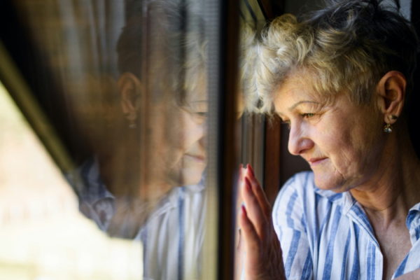 Saya berusia 70 tahun dan saya menyadari bahwa saya telah merasa kesepian begitu lama hingga saya tidak lagi menyadari bahwa itu adalah kesepian — saya hanya mengira perasaan tenang dan bebas ini adalah seperti apa seharusnya hidup setelah pensiun