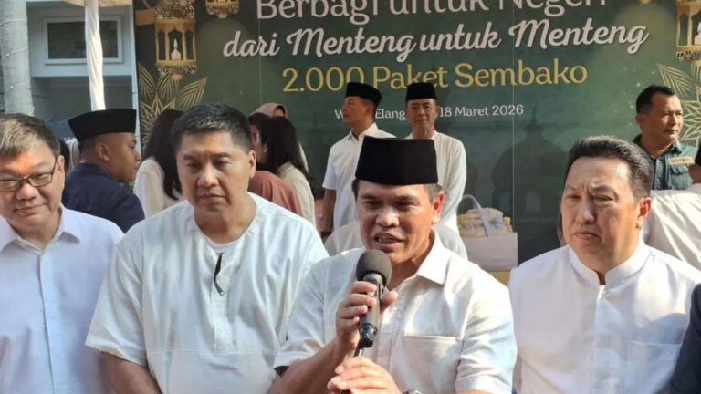 Menteri PKP dan KSAL Bagikan 2.000 Paket Sembako untuk Warga Menteng