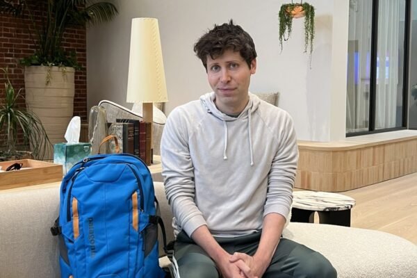 Berita Teknologi Hari Ini: Sam Altman Kembali Ditunjuk sebagai CEO OpenAI, Aplikasi iMessage dari Sunbird Ditutup, dan lainnya