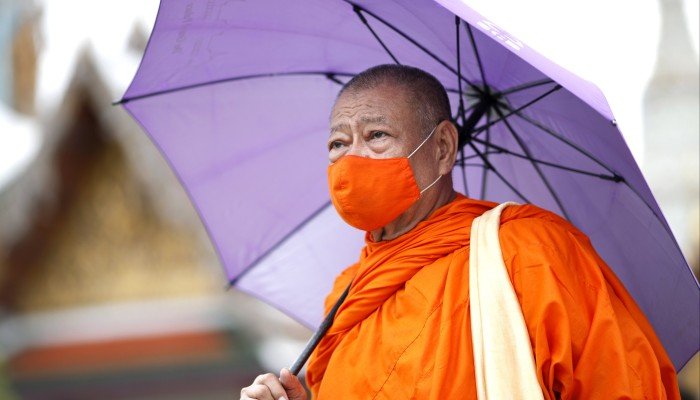 Indonesia mengeluarkan peringatan terkait Covid-19 seiring lonjakan kasus di Asia