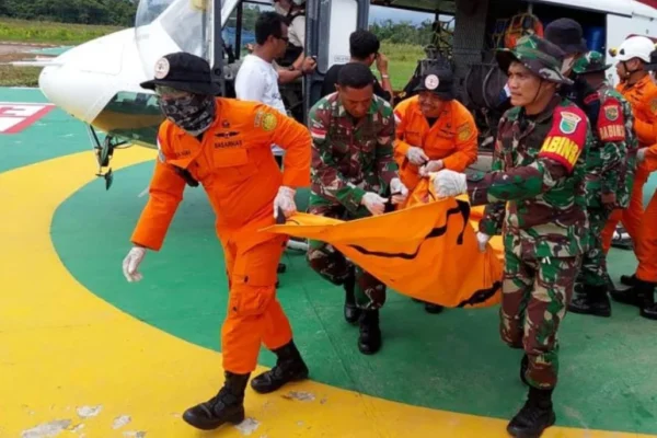 Kecelakaan helikopter di Indonesia: Delapan orang tewas di Kalimantan beberapa menit setelah lepas landas