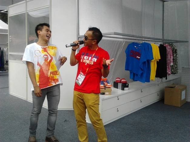 Kenalan dengan Bintang: Rico Ceper Membuka Bazaar Selebriti