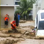 Lebih dari 400 orang tewas akibat banjir di Indonesia, kata para pejabat