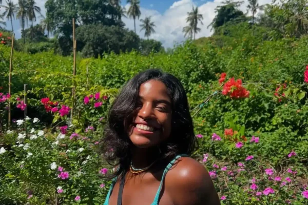 Seorang influencer berusia 26 tahun ditemukan tewas setelah terjatuh saat mendaki gunung berapi aktif di Indonesia