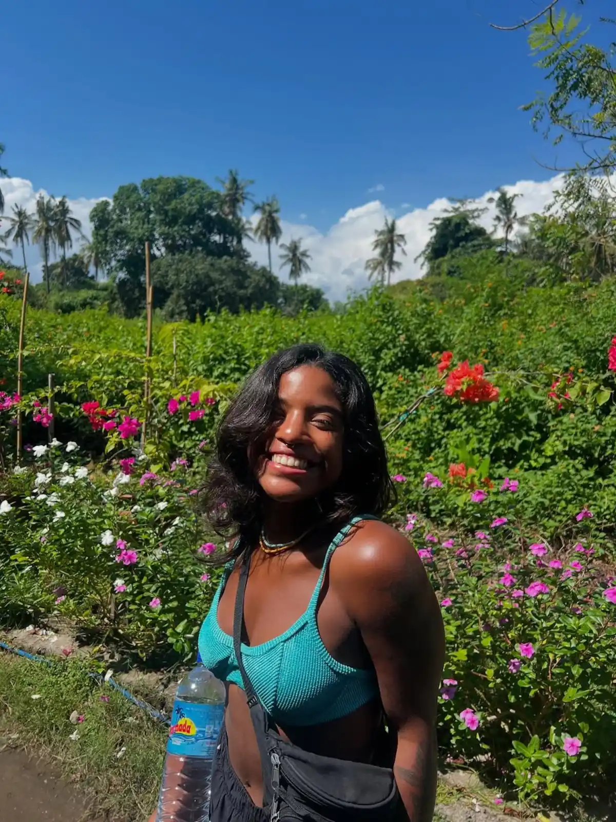 Seorang influencer berusia 26 tahun ditemukan tewas setelah terjatuh saat mendaki gunung berapi aktif di Indonesia