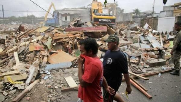 Pembaruan (2): Gempa bumi kuat mengguncang perairan lepas pantai Indonesia, warga bergegas mencari tempat yang lebih tinggi